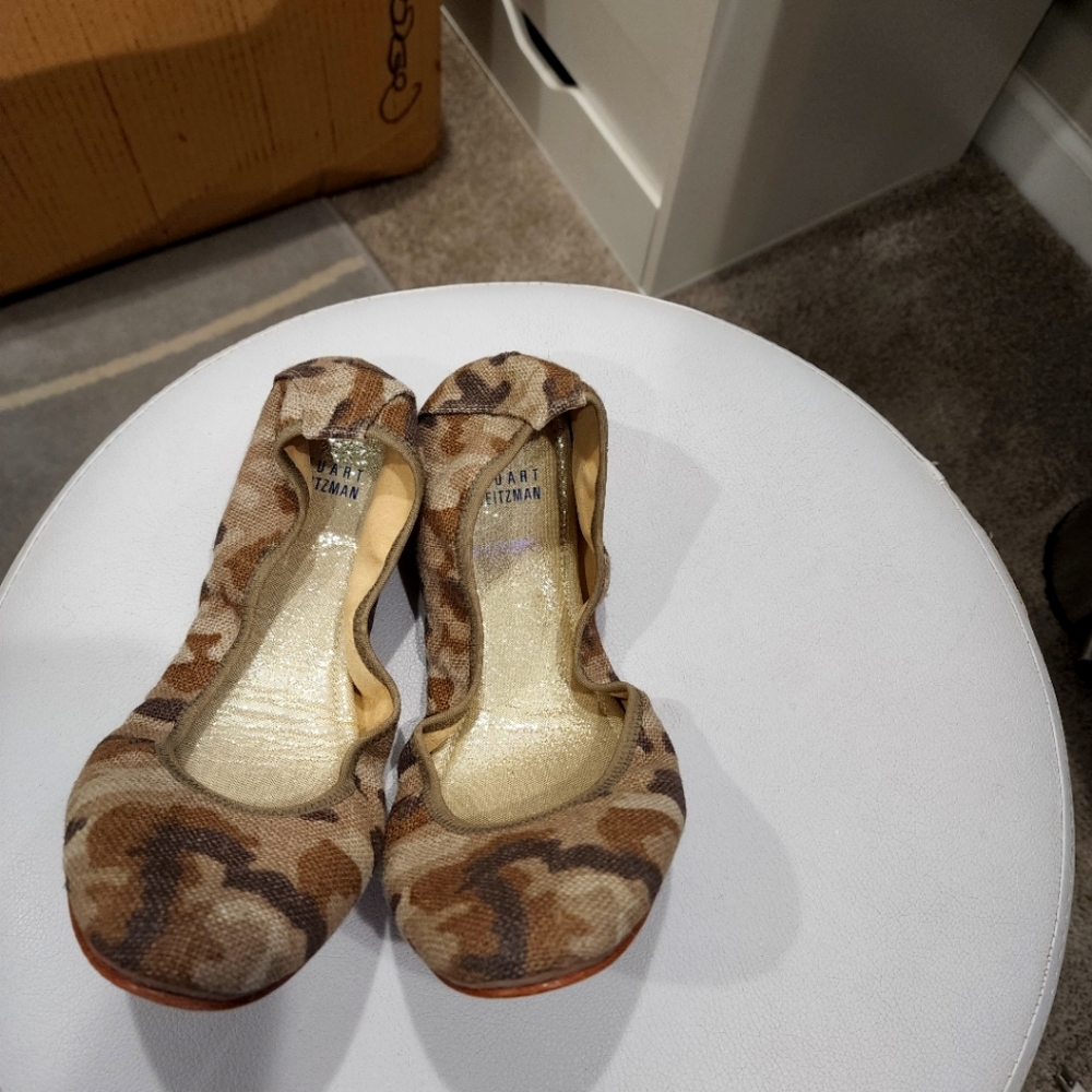 Stuart Weitzman fold up camo ballet travel flats